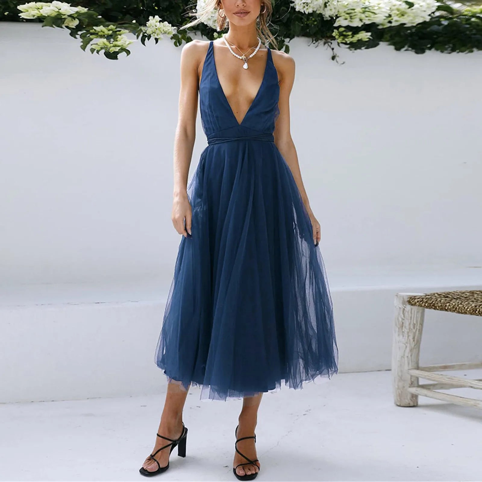 DressBetty - 2024 Lace-Up Empire Waist Deep V-Neck Backless Tulle Bridesmaid Midi Dress Fashionable High-Low Midi Dress