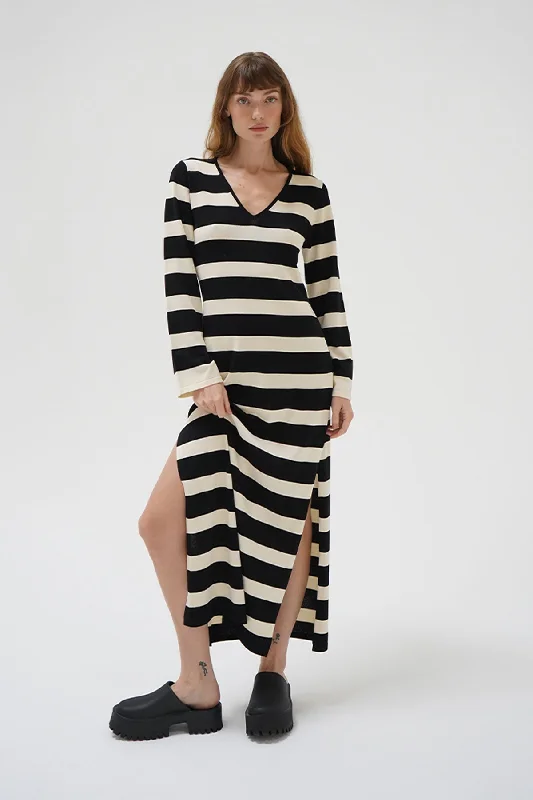 LNA Elin Maxi Dress / Ivory & Black Cozy Knitted Maxi Dress