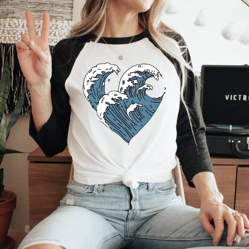 Ocean Wave Heart Tee - Beach Lover Tee - Women's Beach Baseball Tee -  Beach Girl Aesthetic - Bella Canvas Women's Unisex Raglan Tee Chenille Blend Fleece Blend Nylon Blend